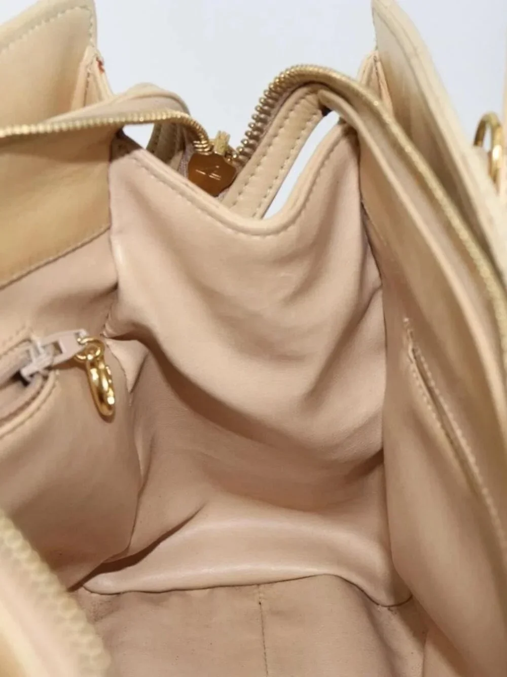 CHANEL V Stitch Hand Bag Lamb Skin Beige Gold CC Auth 128926